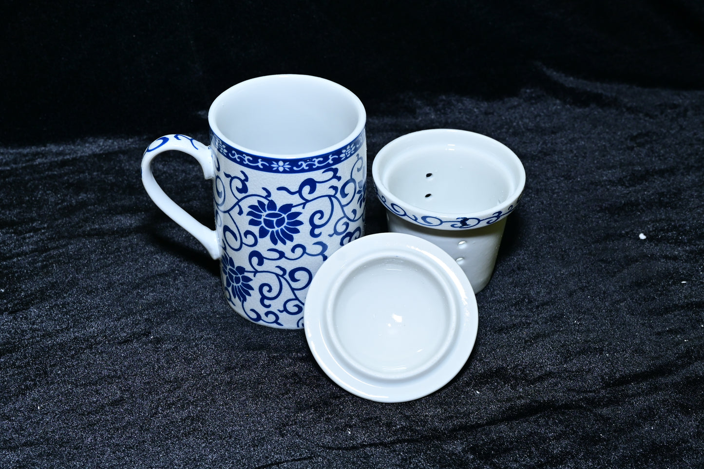 Traditional Ceramic Tea Mug with Lid and Infuser