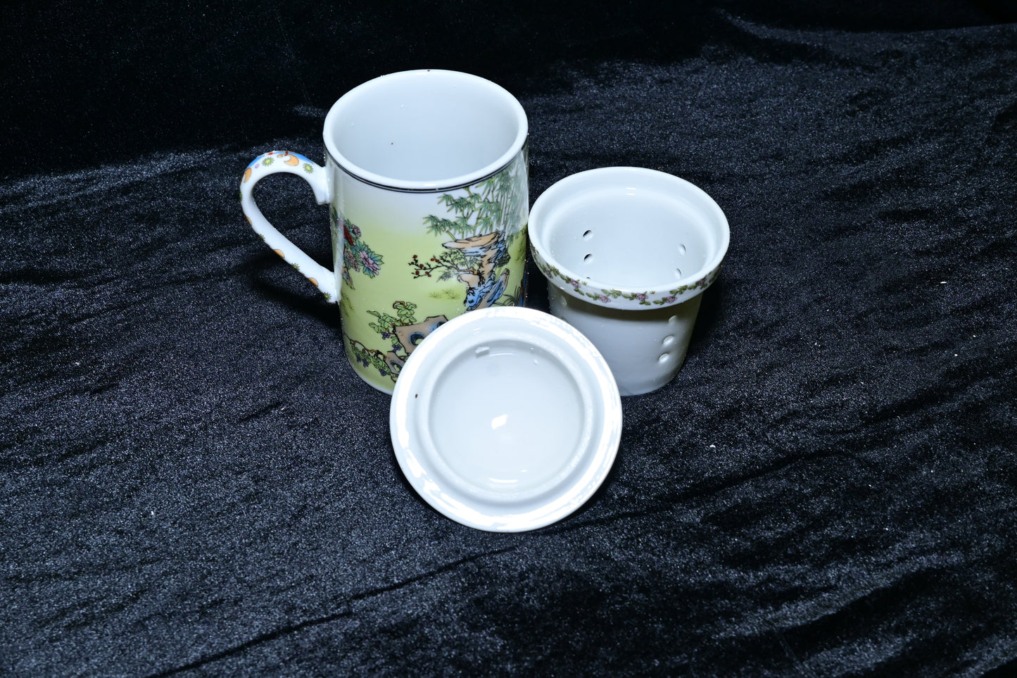 Traditional Tibetan Style Ceramic Tea Mug with Lid and Infuser
