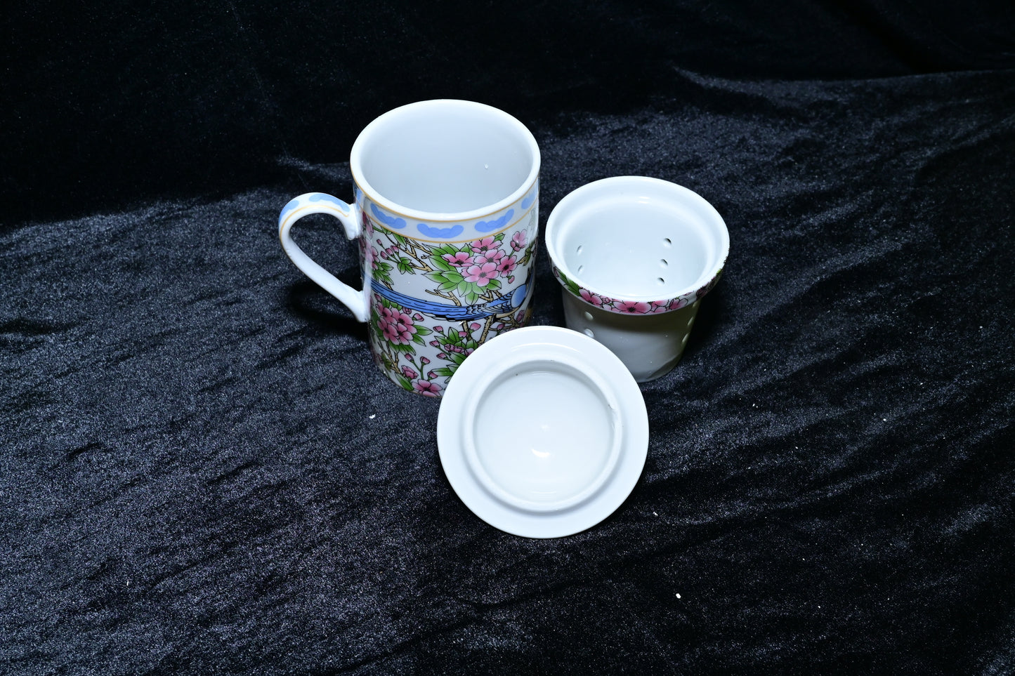 Traditional Ceramic Tea Infuser Mug with Lid