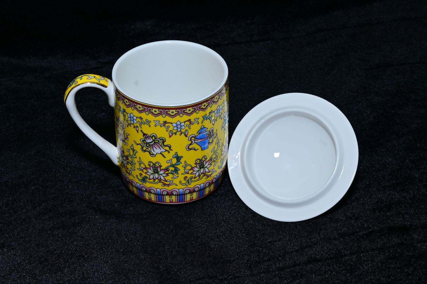 Traditional Tibetan Style Ceramic Tea Mug with Lid