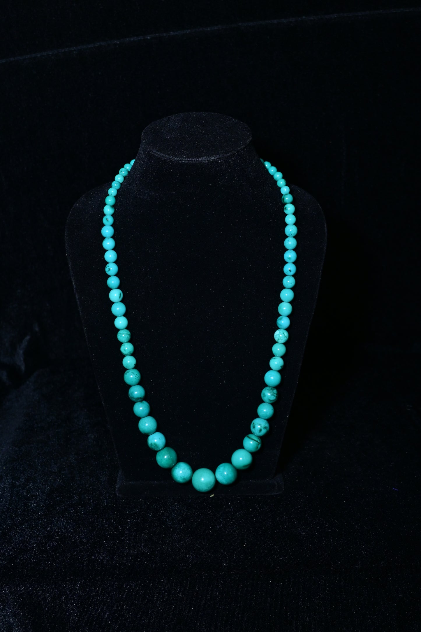 Graduated Turquoise Round Bead Necklace