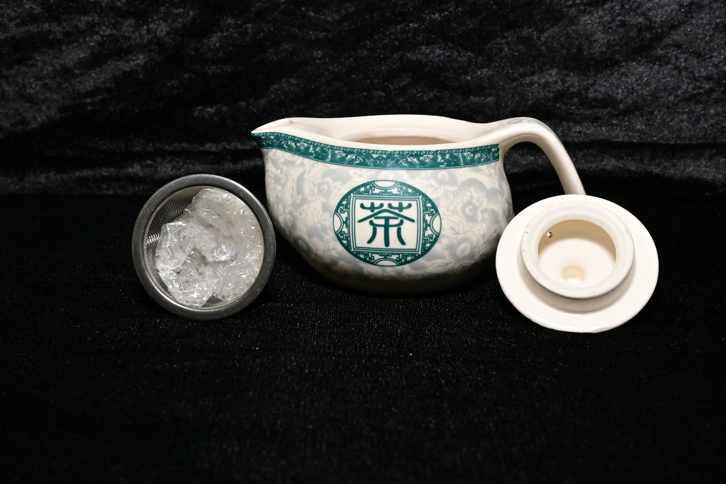 Green Tea Symbol Ceramic Teapot with Infuser