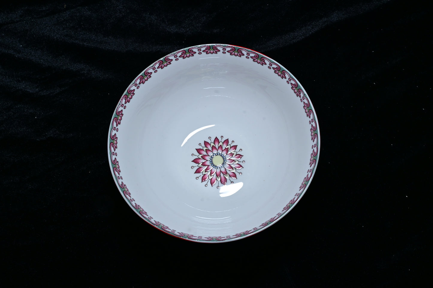Imperial Floral Porcelain Bowl – Vibrant Oriental Lotus Edition