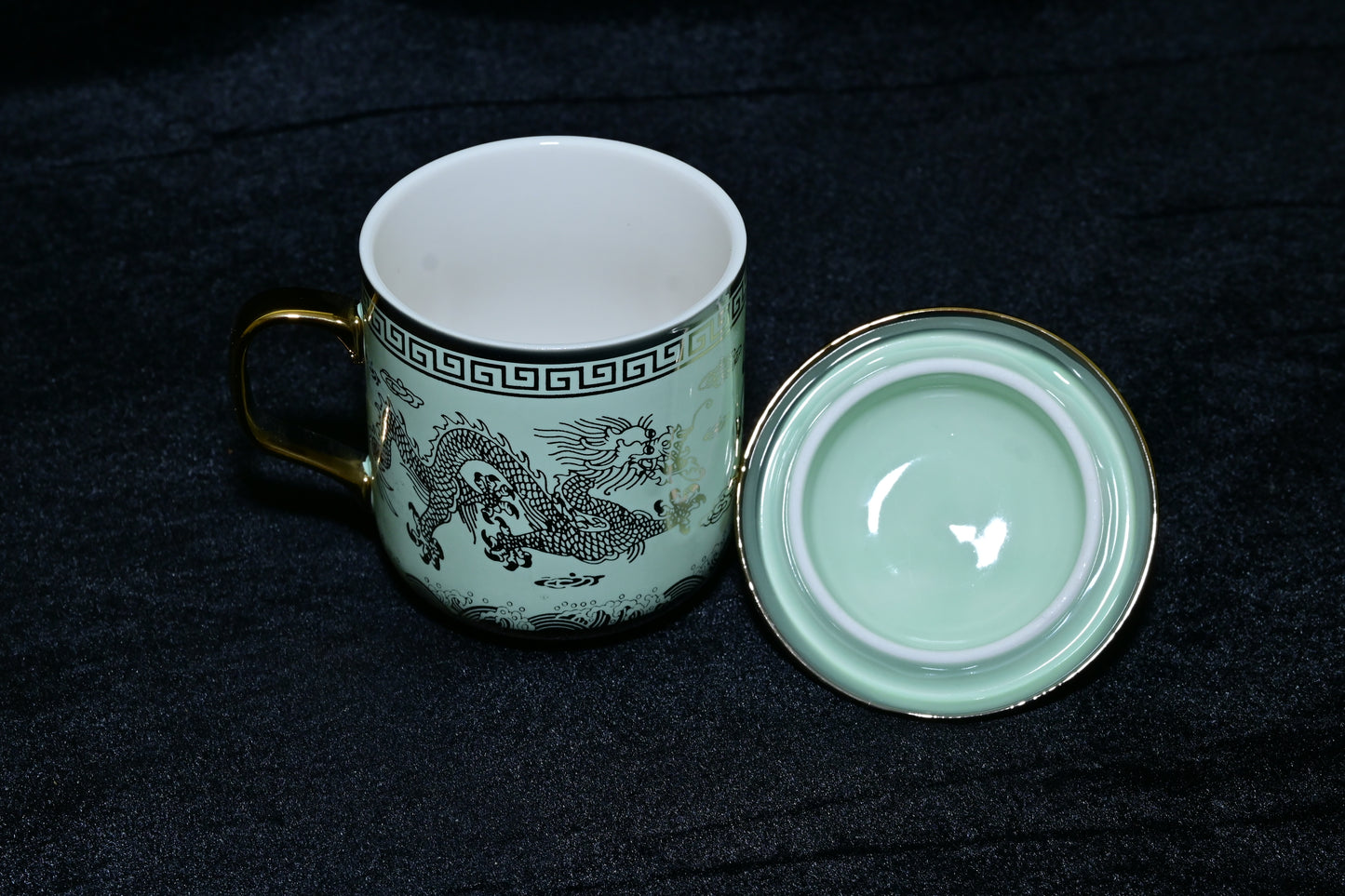 Dragon Design Ceramic Mug with Lid