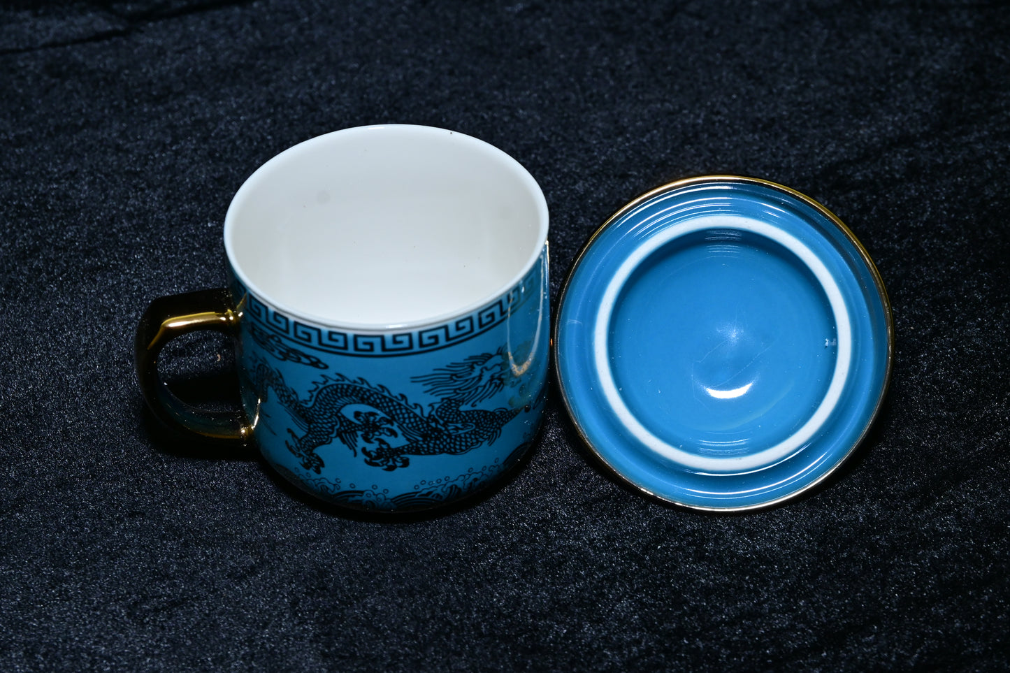 Dragon Design Ceramic Mug with Lid