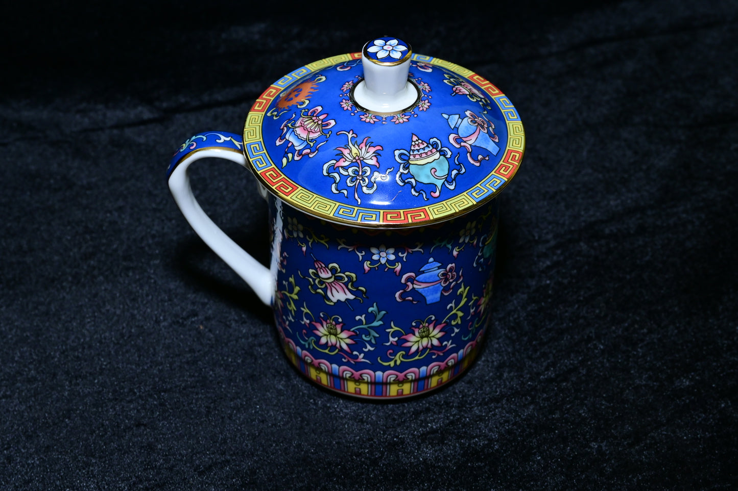 Traditional Tibetan Style Ceramic Tea Mug with Lid
