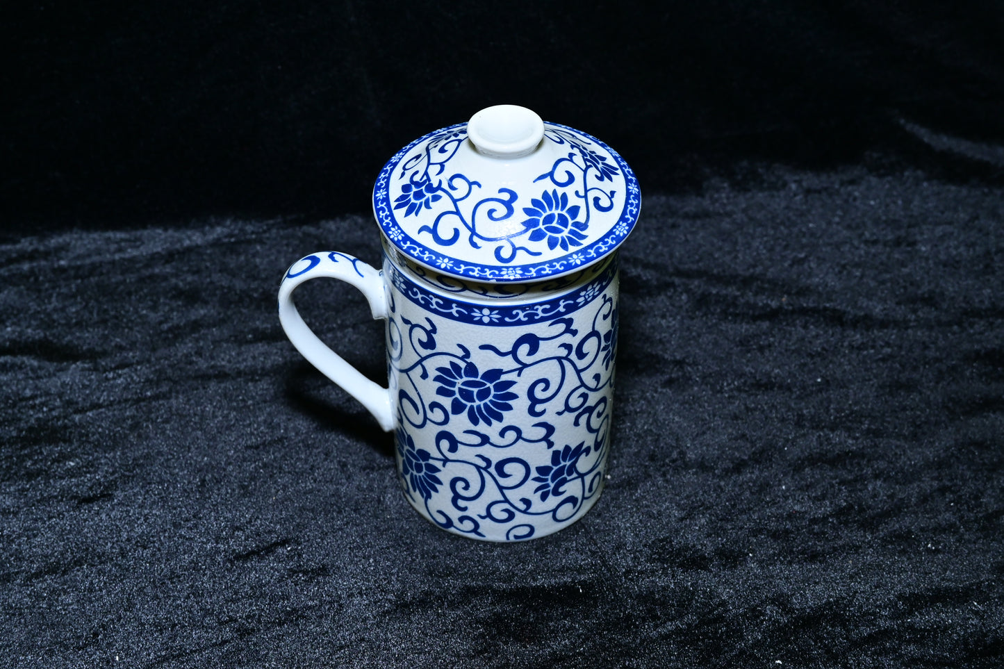 Traditional Ceramic Tea Mug with Lid and Infuser