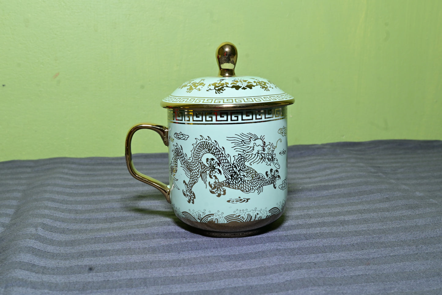 Dragon Design Ceramic Mug with Lid
