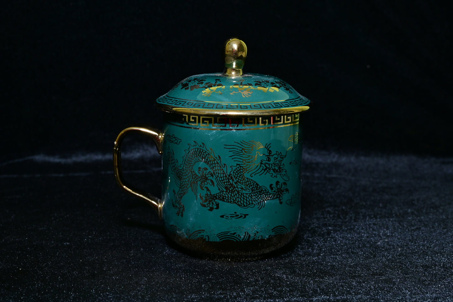 Dragon Design Ceramic Mug with Lid