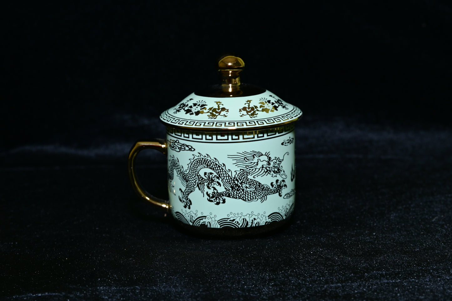 Dragon Design Ceramic Mug with Lid