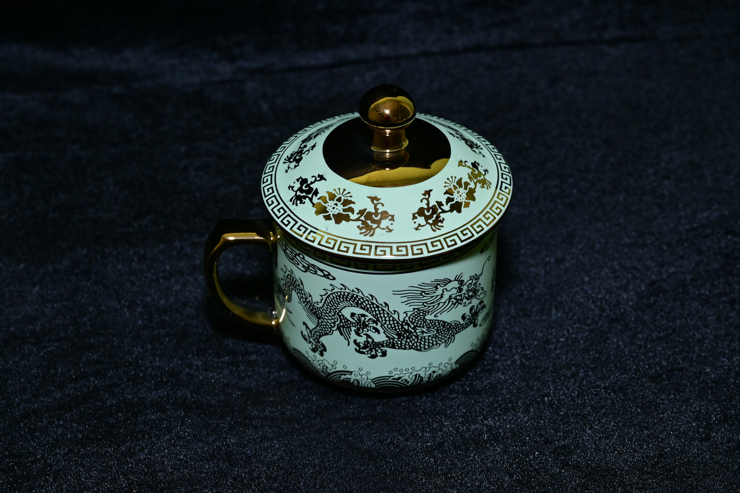 Dragon Design Ceramic Mug with Lid