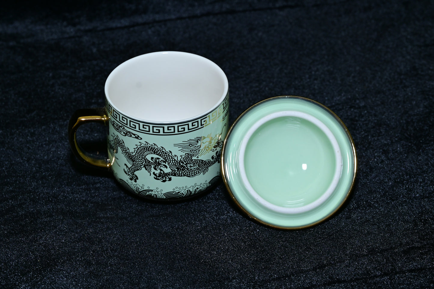 Dragon Design Ceramic Mug with Lid