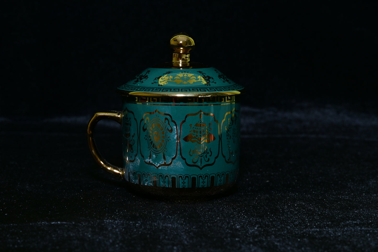 Dragon Design Ceramic Mug with Lid