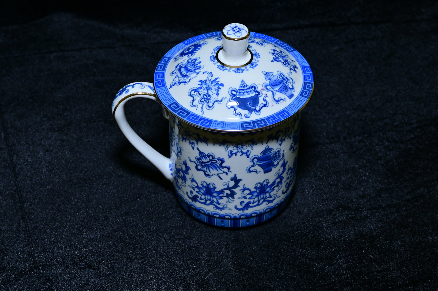 Traditional Tibetan Style Ceramic Tea Mug with Lid