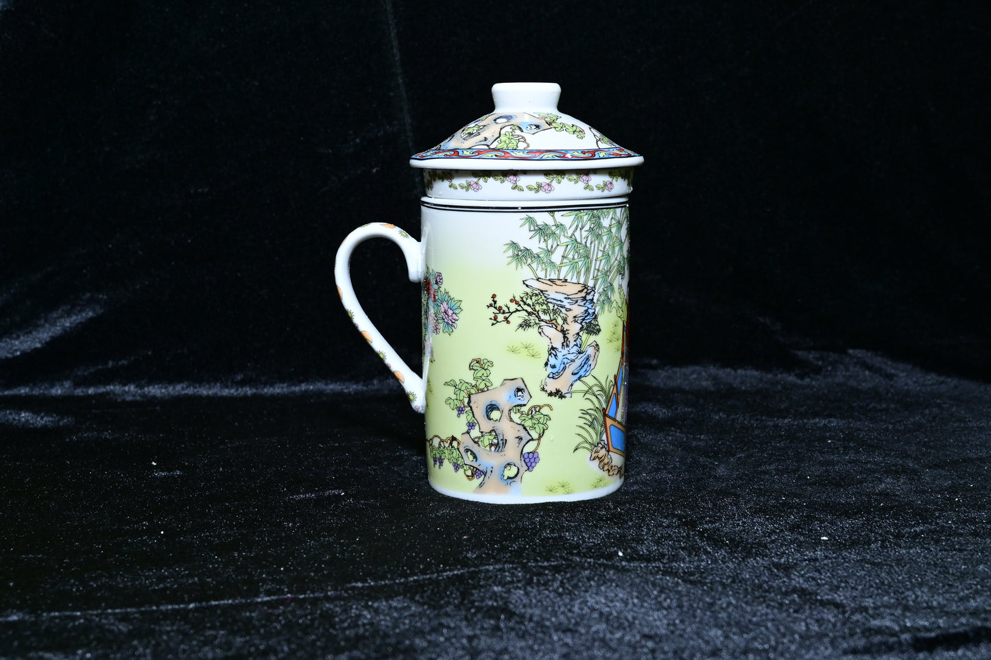 Traditional Tibetan Style Ceramic Tea Mug with Lid and Infuser