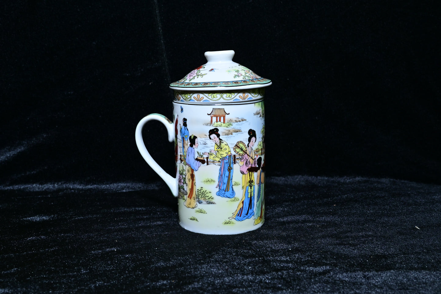 Traditional Ceramic Tea Infuser Mug with Lid