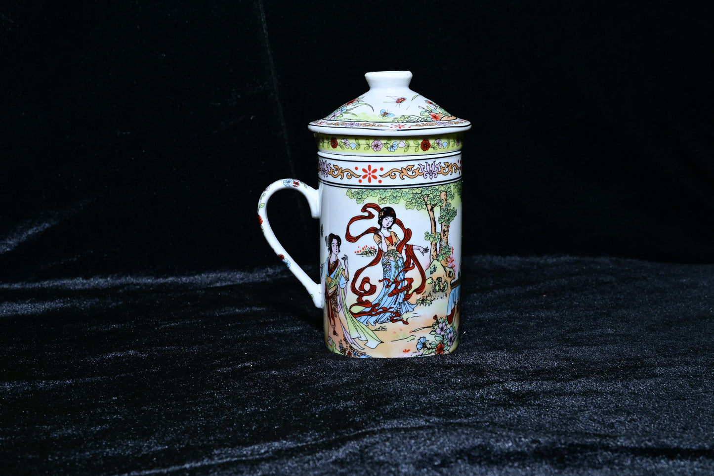 Traditional Ceramic Tea Infuser Mug with Lid