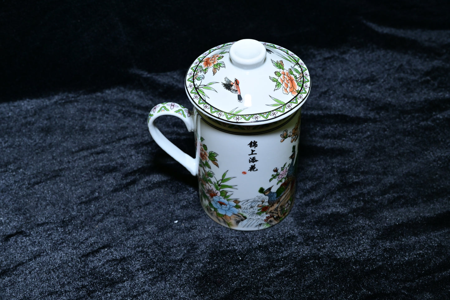Traditional Ceramic Tea Infuser Mug with Lid