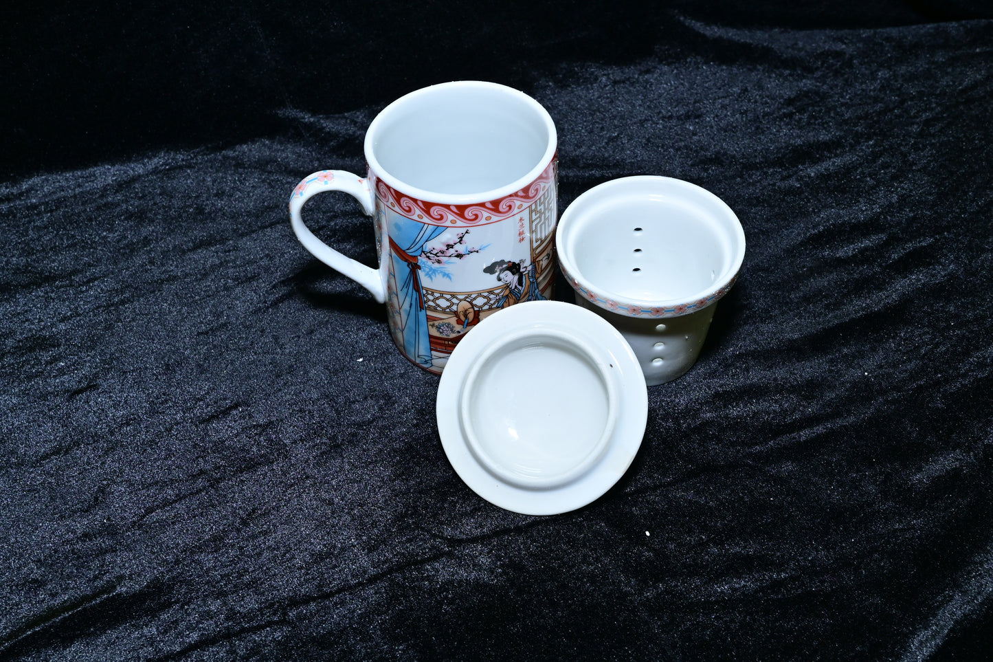 Traditional Ceramic Tea Infuser Mug with Lid