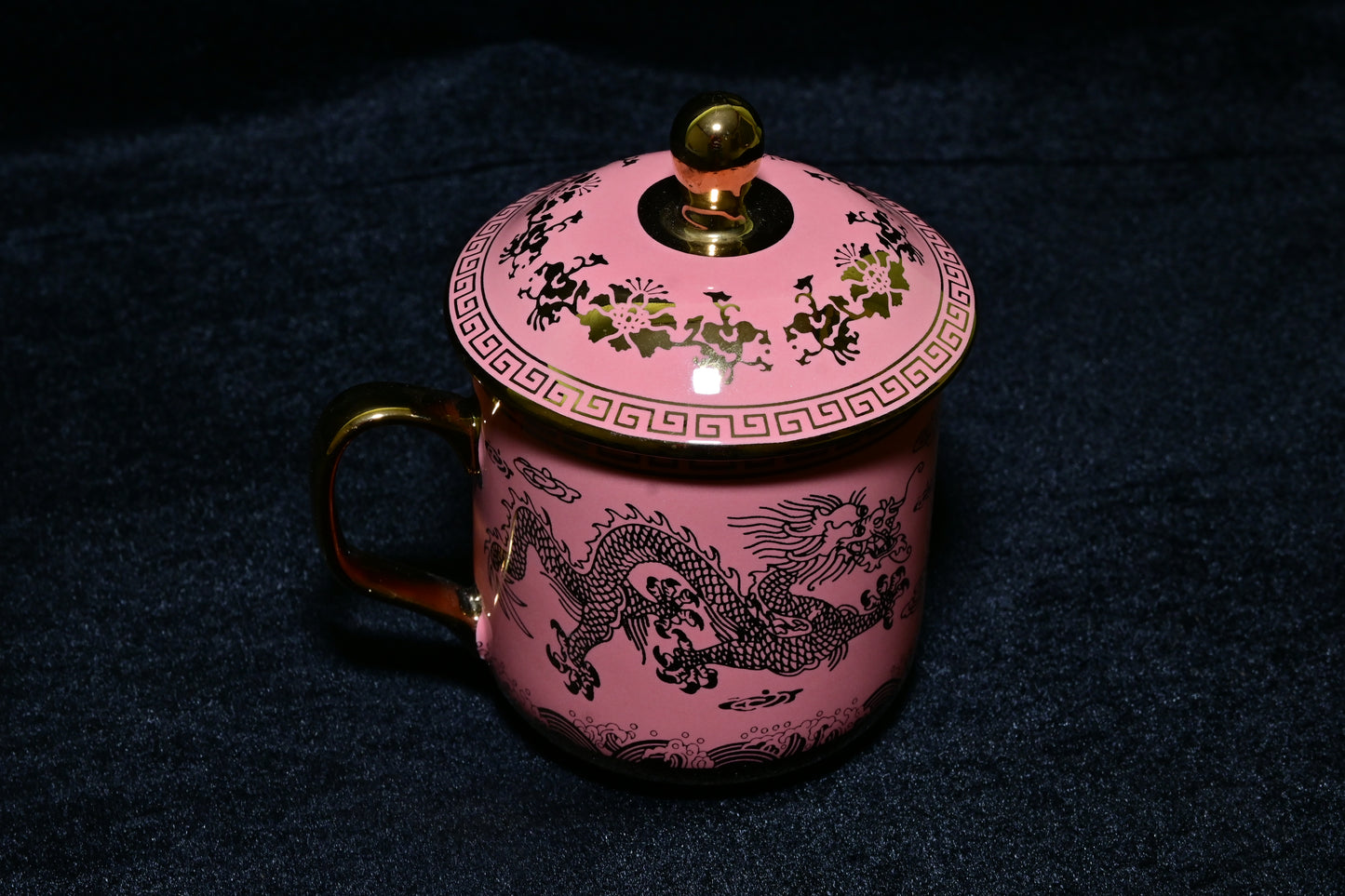 Dragon Design Ceramic Mug with Lid