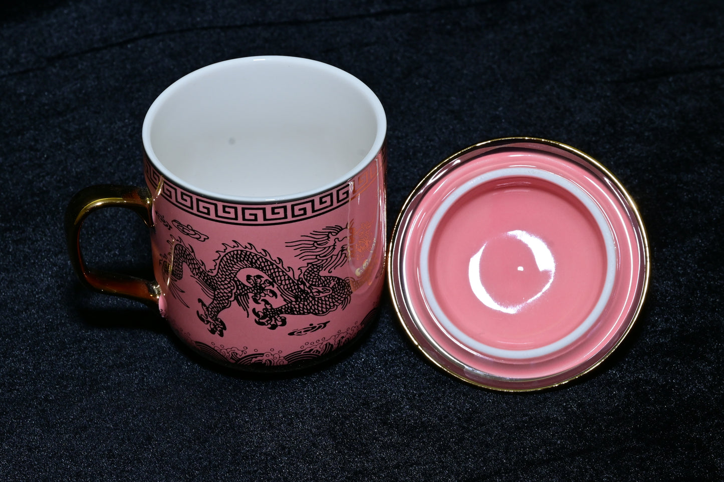 Dragon Design Ceramic Mug with Lid