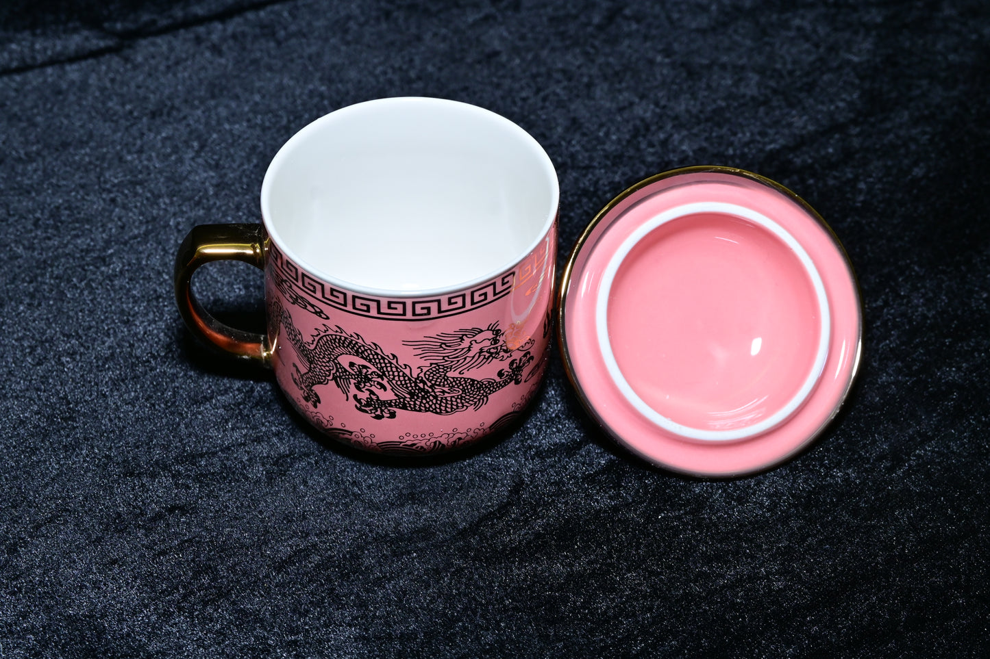 Dragon Design Ceramic Mug with Lid