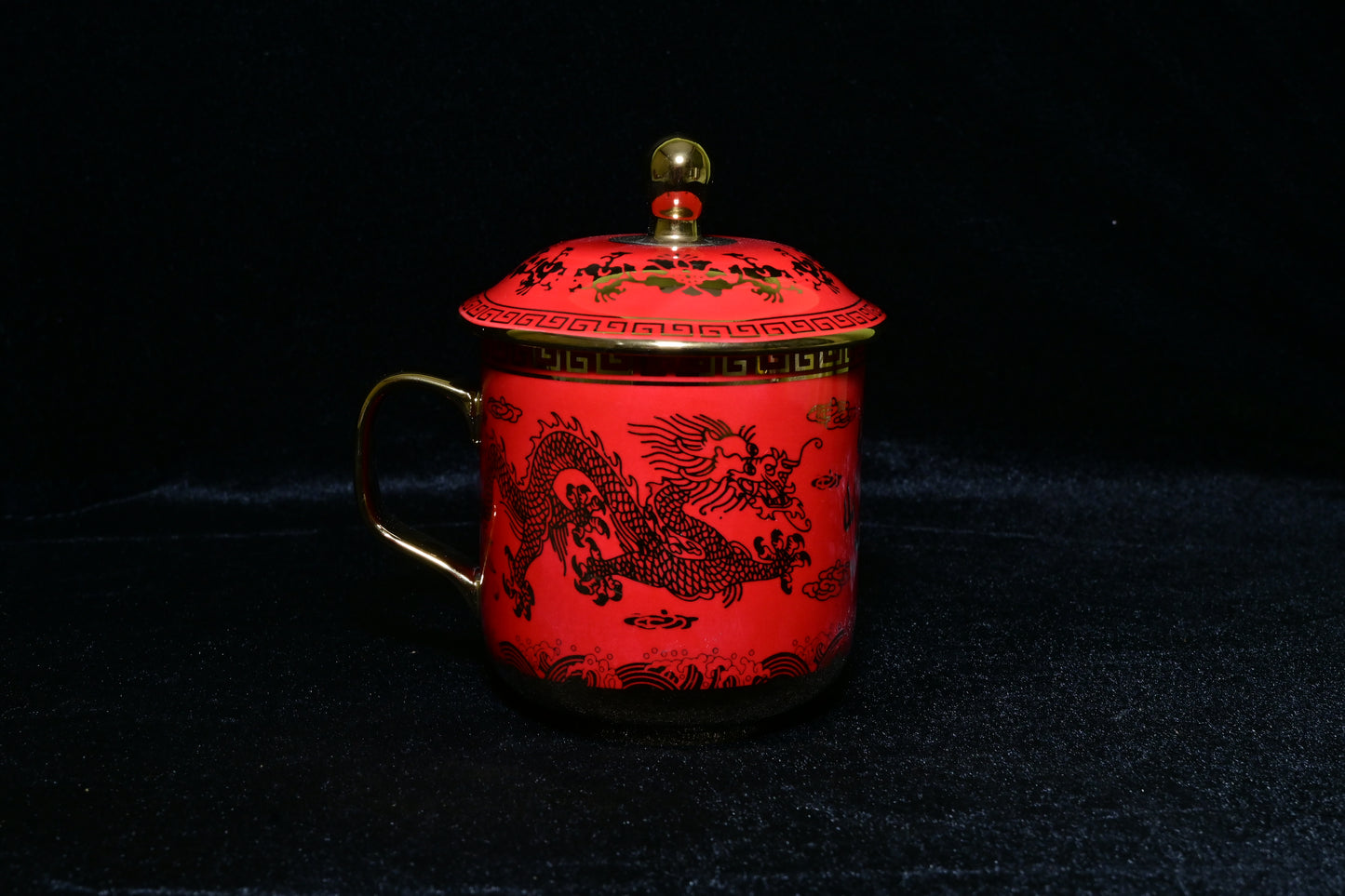 Dragon Design Ceramic Mug with Lid