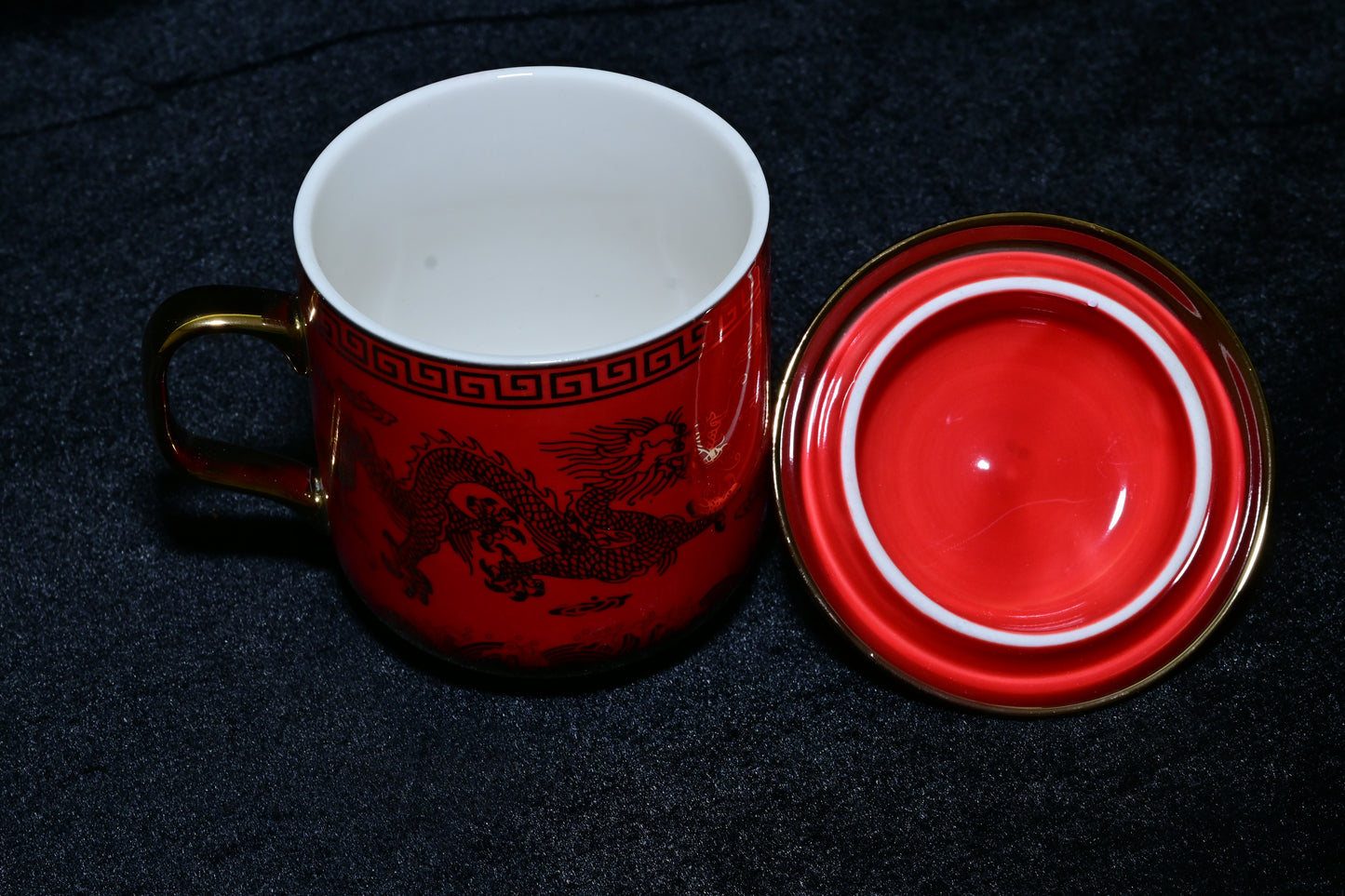 Dragon Design Ceramic Mug with Lid