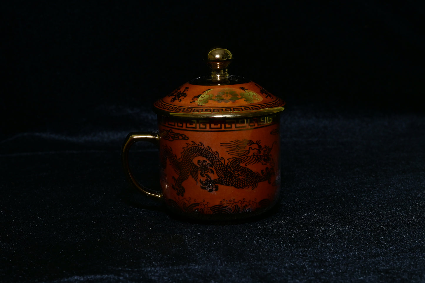 Dragon Design Ceramic Mug with Lid