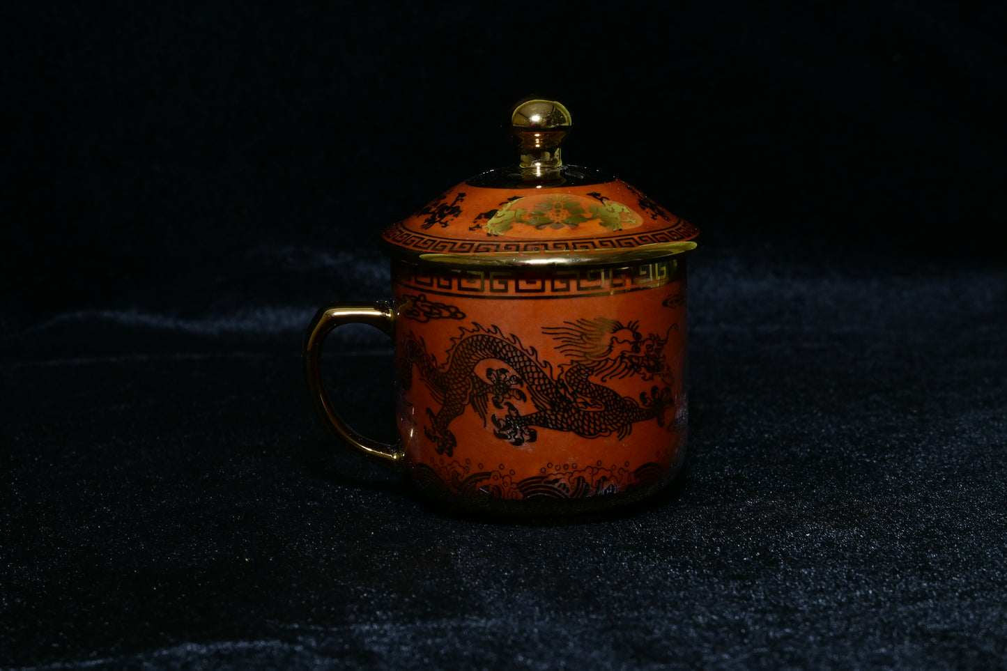Dragon Design Ceramic Mug with Lid