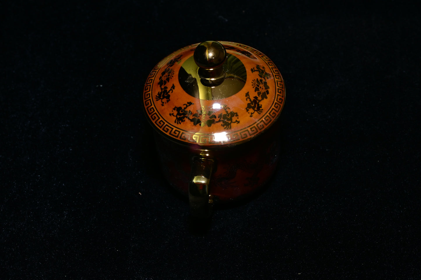 Dragon Design Ceramic Mug with Lid