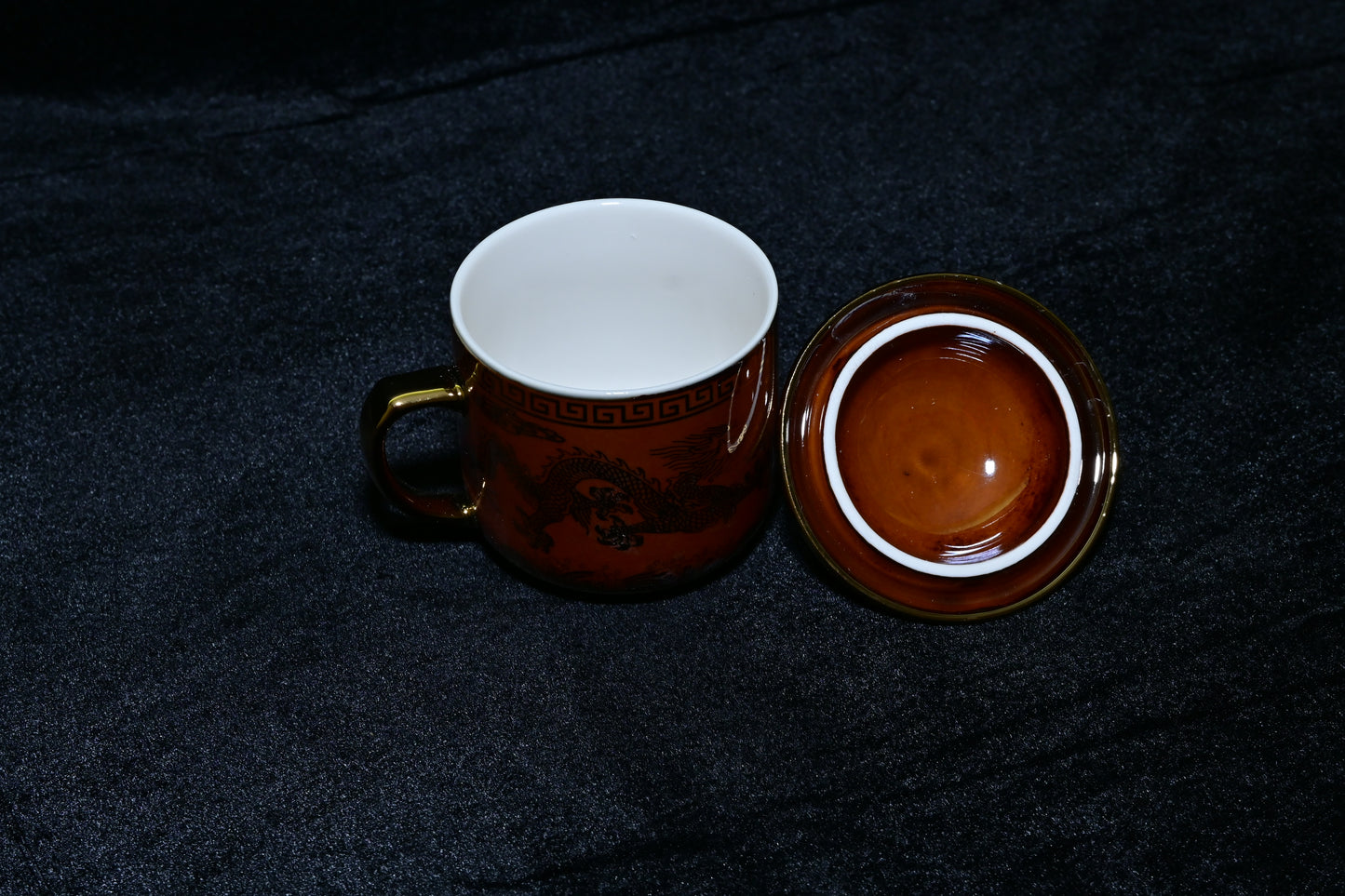 Dragon Design Ceramic Mug with Lid