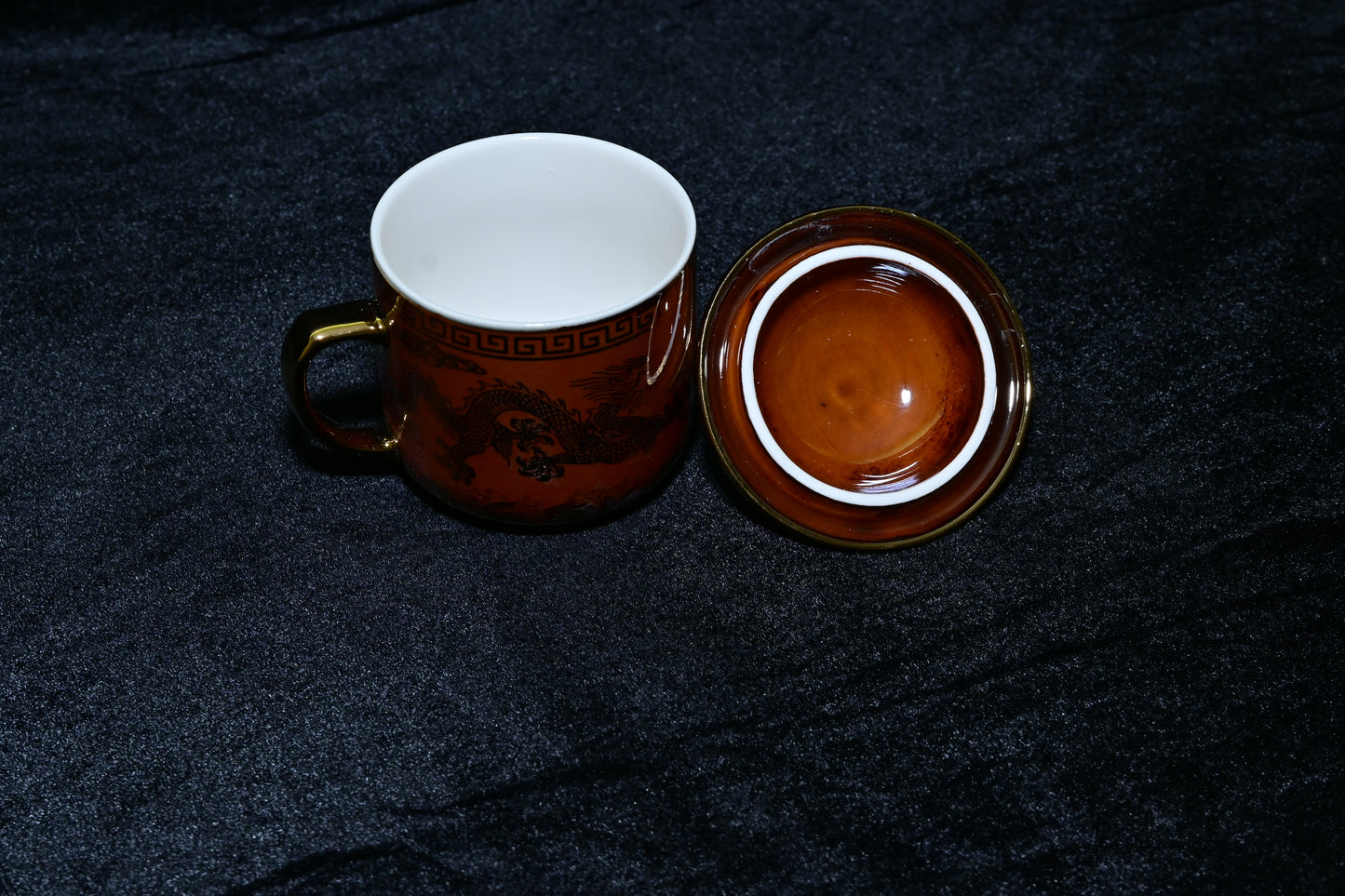 Dragon Design Ceramic Mug with Lid