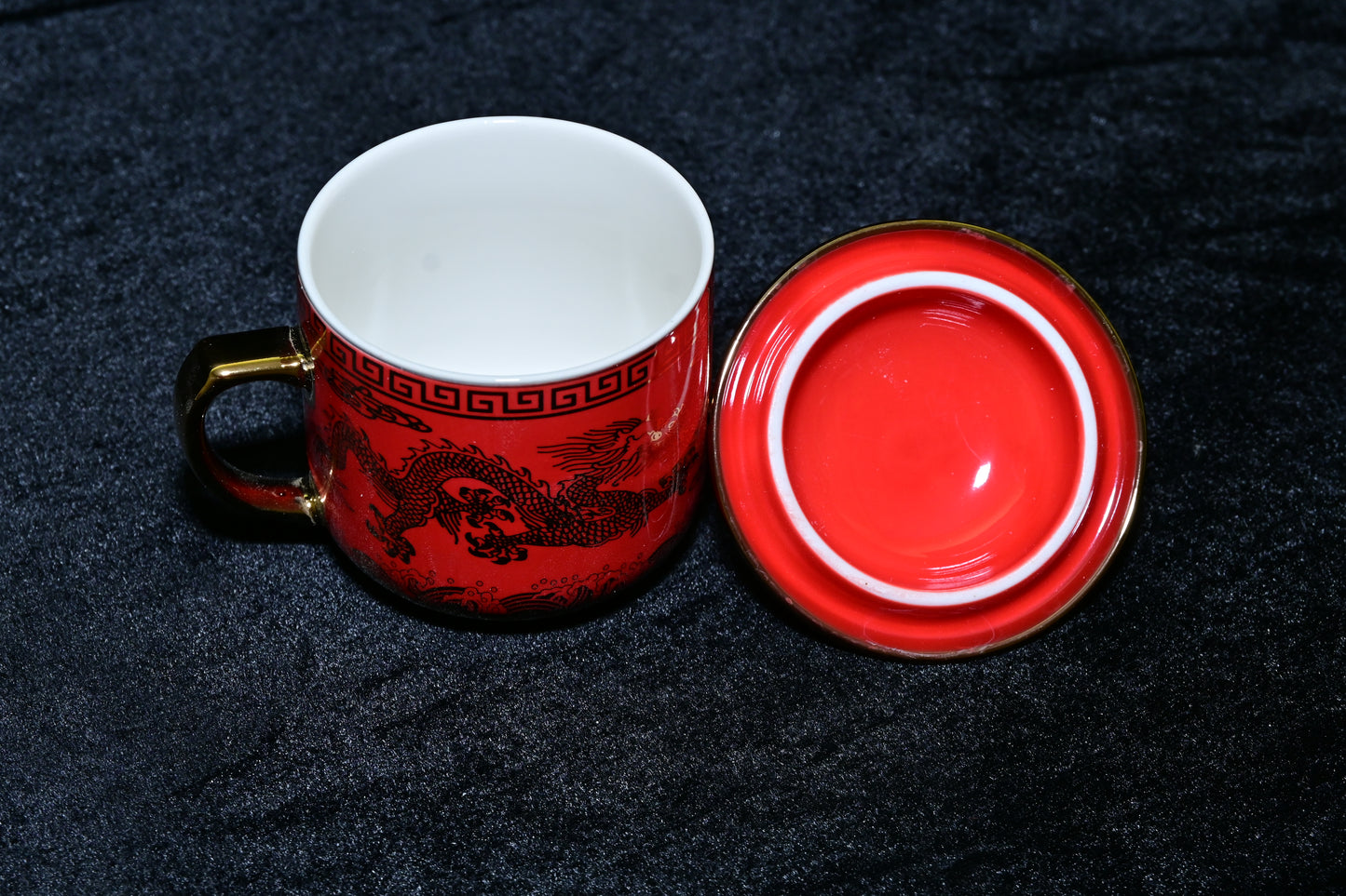 Dragon Design Ceramic Mug with Lid