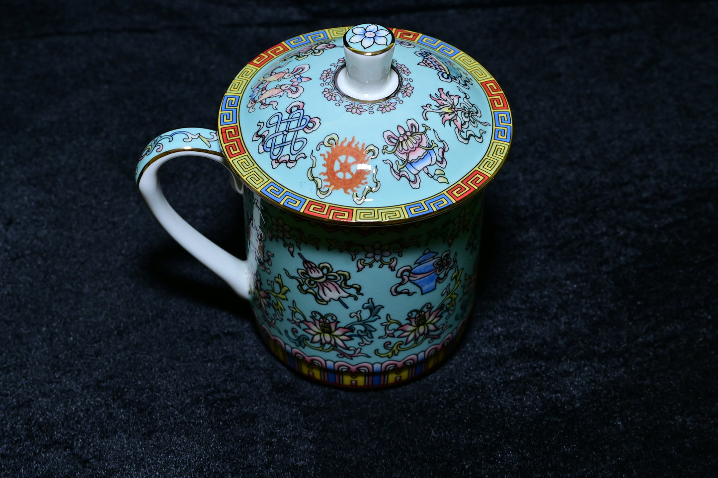 Traditional Tibetan Style Ceramic Tea Mug with Lid