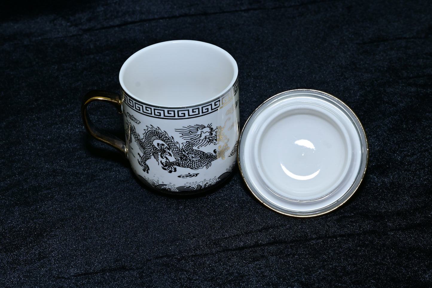 Dragon Design Ceramic Mug with Lid