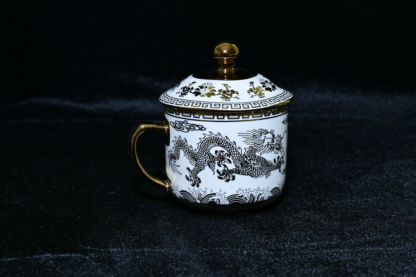 Dragon Design Ceramic Mug with Lid