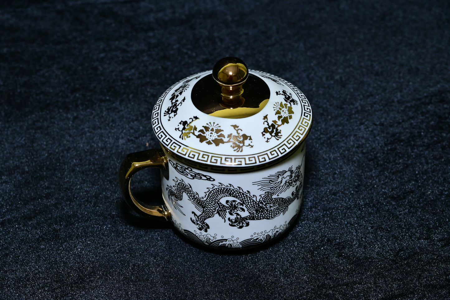 Dragon Design Ceramic Mug with Lid