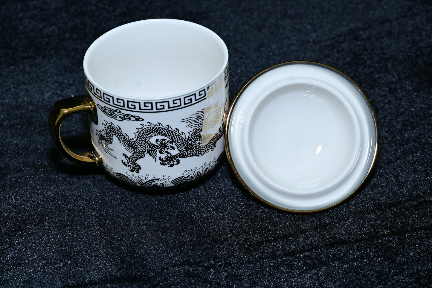 Dragon Design Ceramic Mug with Lid
