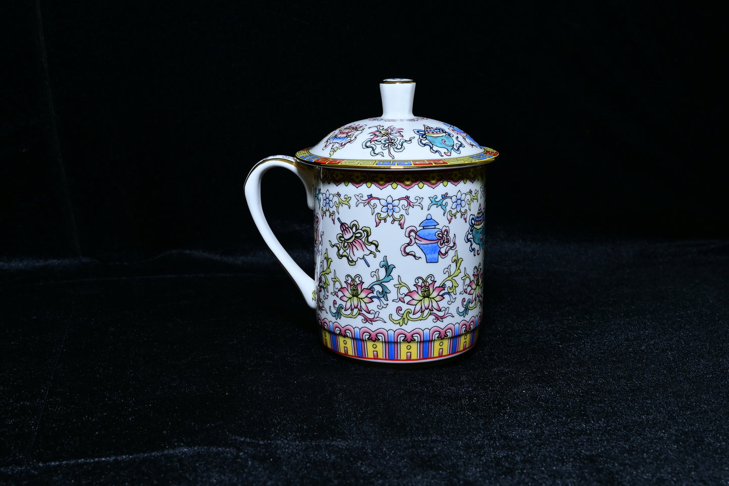 Traditional Tibetan Style Ceramic Tea Mug with Lid