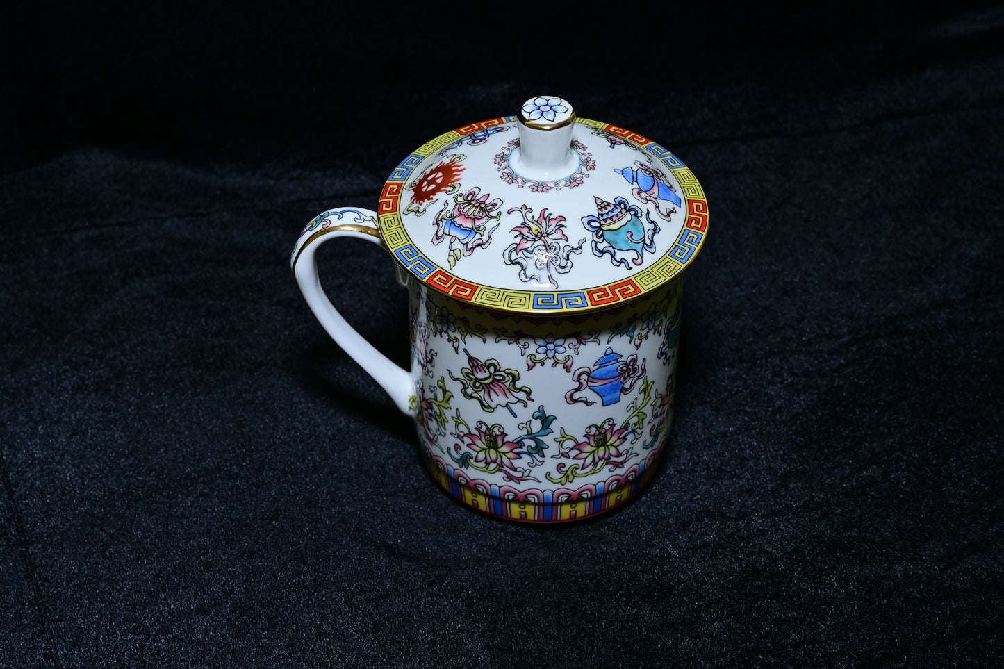 Traditional Tibetan Style Ceramic Tea Mug with Lid