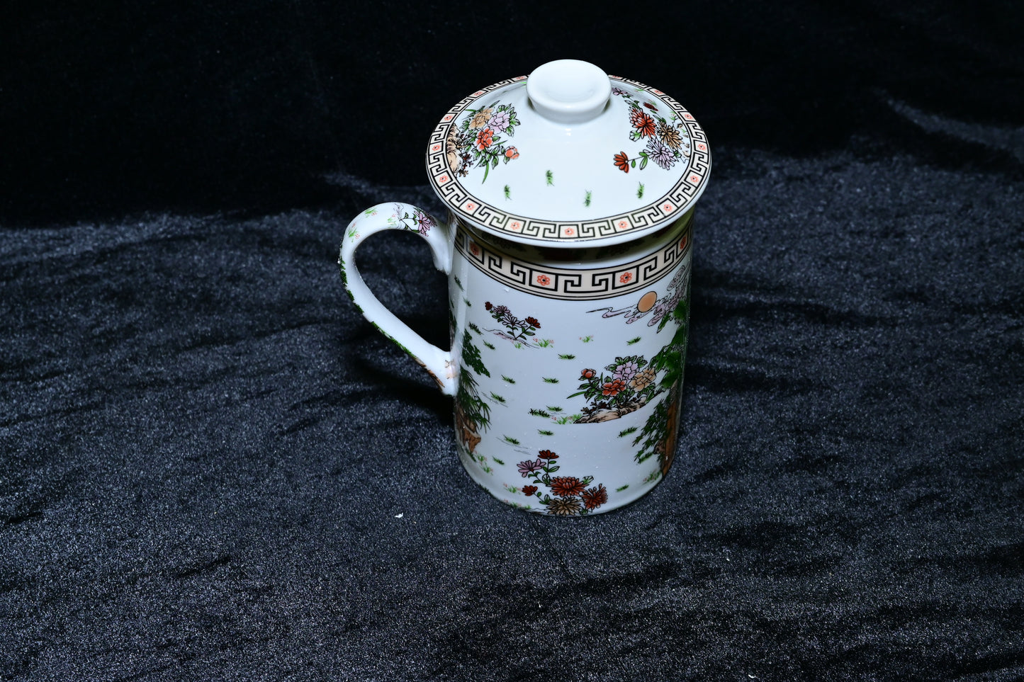 Traditional Tibetan Style Ceramic Tea Mug with Lid and Infuser