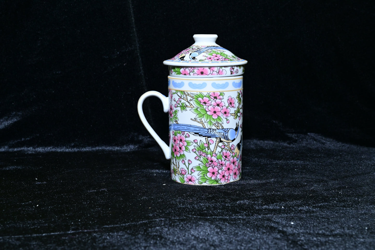 Traditional Ceramic Tea Infuser Mug with Lid