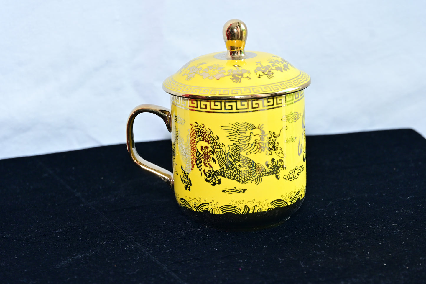 Dragon Design Ceramic Mug with Lid