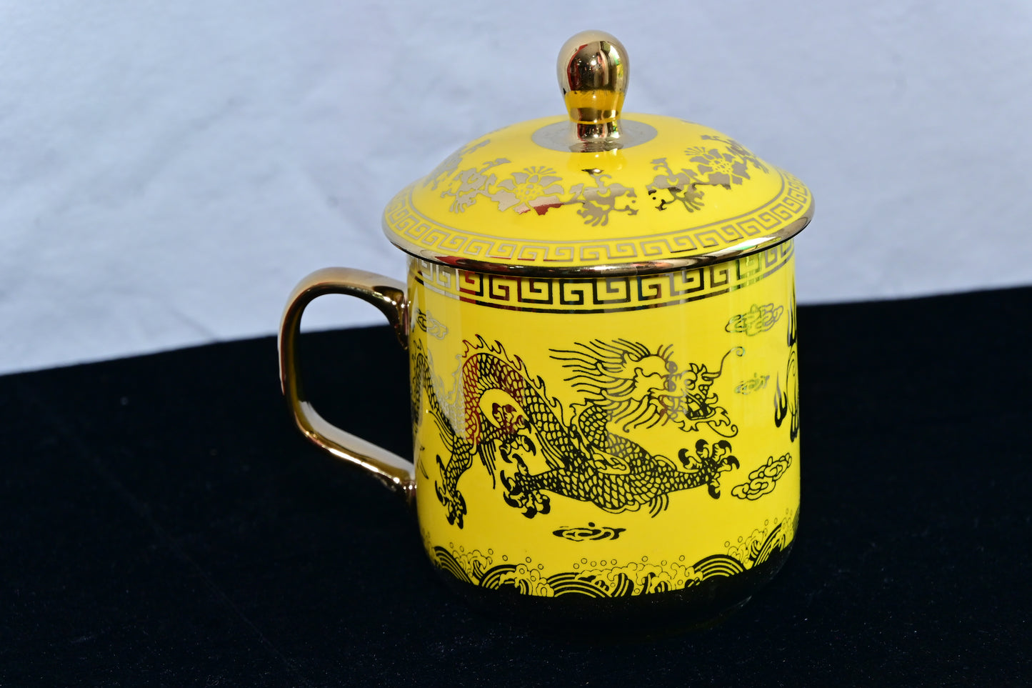 Dragon Design Ceramic Mug with Lid
