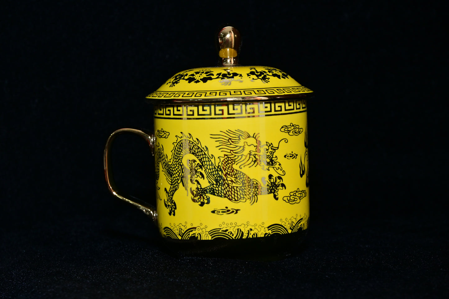 Dragon Design Ceramic Mug with Lid