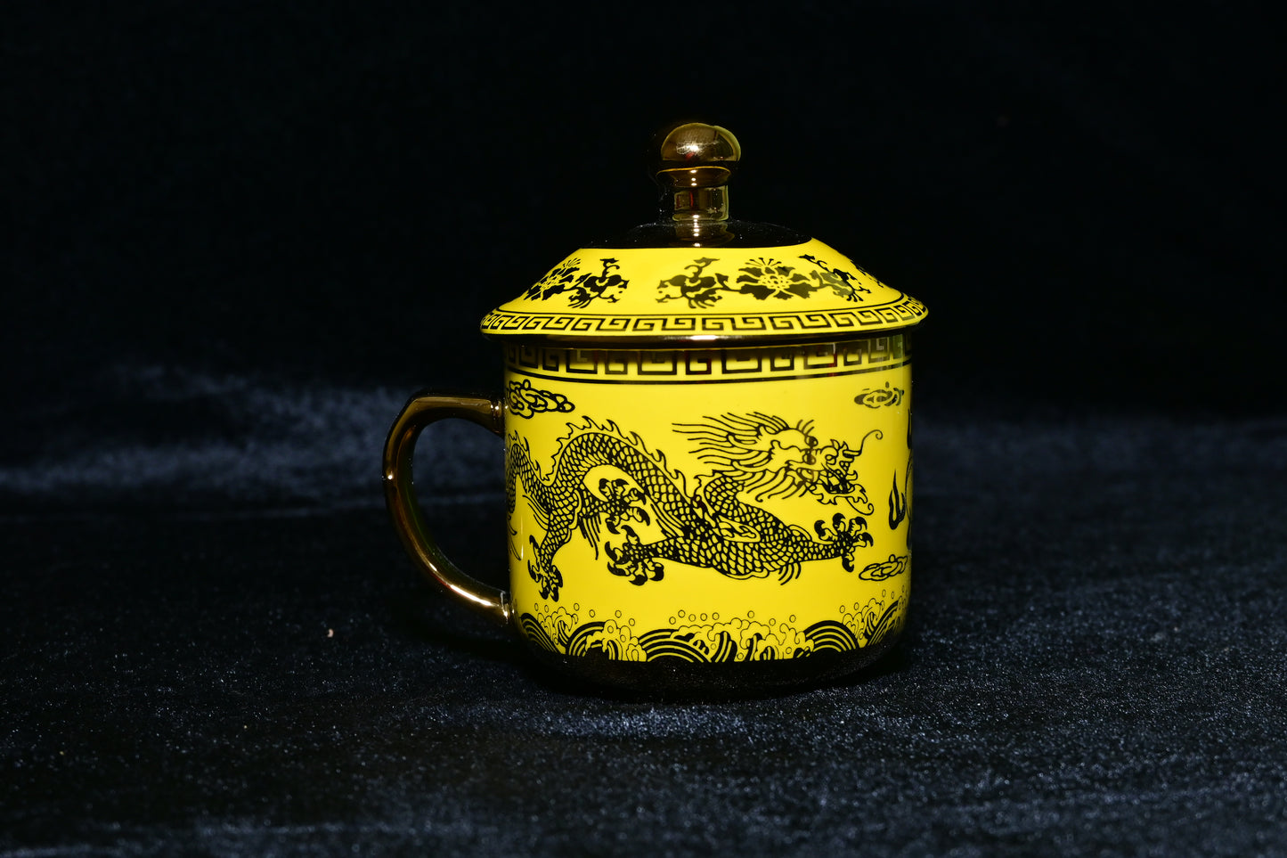 Dragon Design Ceramic Mug with Lid