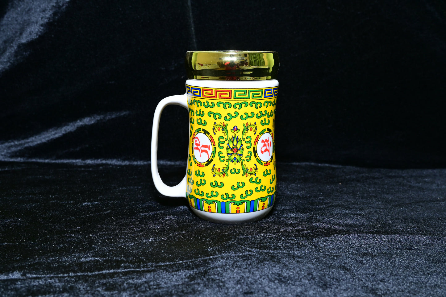 Traditional Design Ceramic Mug with Lid