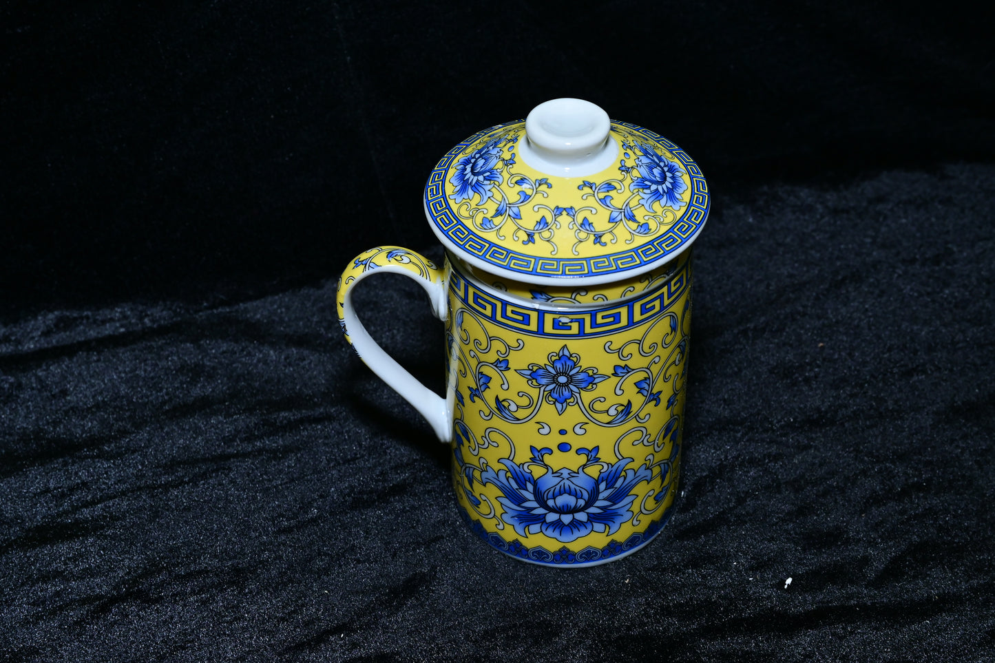 Traditional Tibetan Style Ceramic Tea Mug with Lid and Infuser