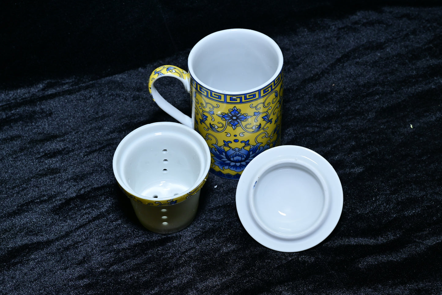 Traditional Tibetan Style Ceramic Tea Mug with Lid and Infuser